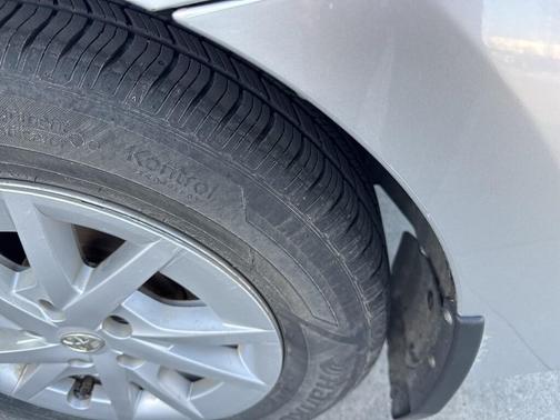 2014 Toyota Prius v Two