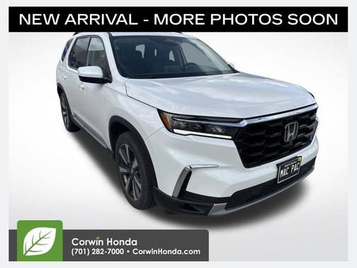 Platinum White Pearl 2024 Honda Pilot Touring 8-Passenger