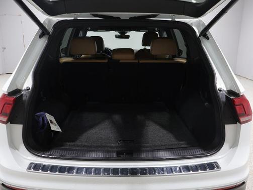 Pure White 2022 Volkswagen Tiguan 2.0T SE 4MOTION