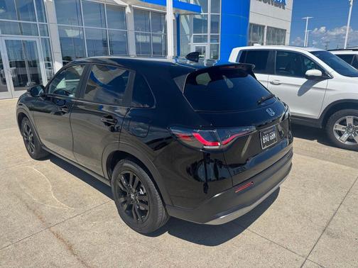 Crystal Black Pearl 2026 Honda HR-V AWD Sport