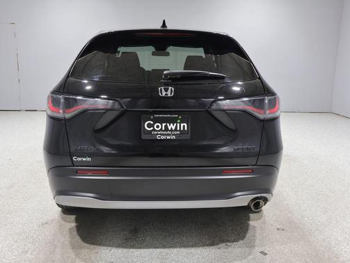 Crystal Black Pearl 2026 Honda HR-V AWD Sport