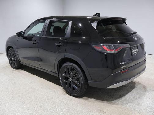 Crystal Black Pearl 2023 Honda HR-V AWD Sport
