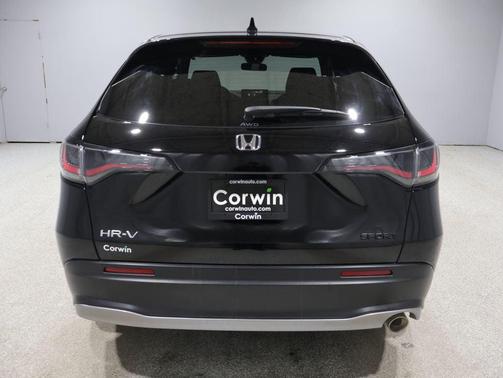 Crystal Black Pearl 2023 Honda HR-V AWD Sport