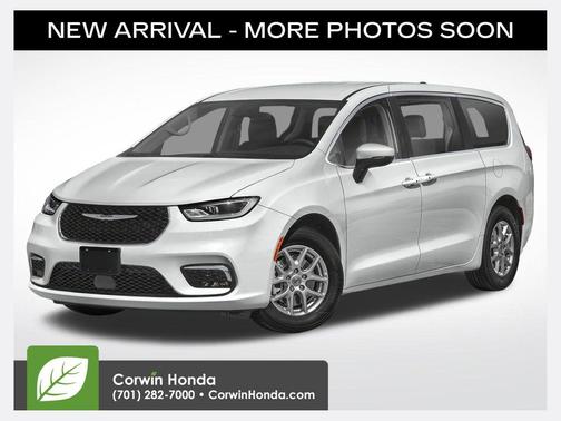 Bright White Clearcoat 2023 Chrysler Pacifica Touring L