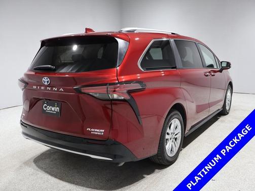 2023 Toyota Sienna Platinum 7 Passenger