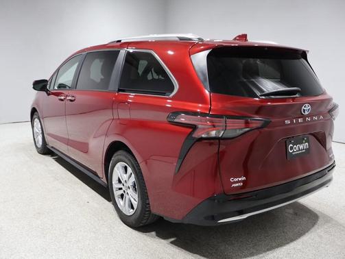 2023 Toyota Sienna Platinum 7 Passenger