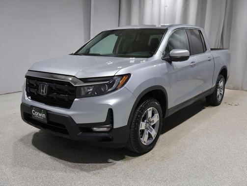 Solar Silver 2025 Honda Ridgeline RTL