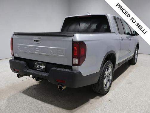 Solar Silver 2025 Honda Ridgeline RTL