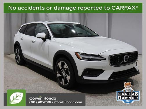 2025 Volvo V60 Cross Country Plus, B5 AWD Gas (mild hybrid)