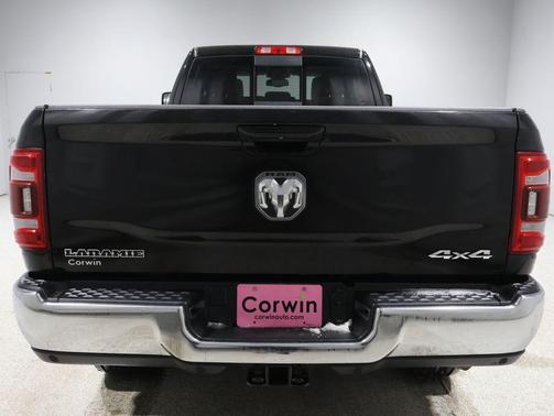 2024 RAM 3500 Laramie Crew Cab 4x4 8' Box