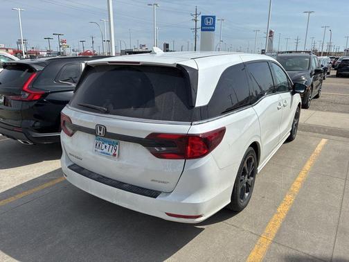 Platinum White Pearl 2023 Honda Odyssey Sport