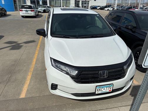 Platinum White Pearl 2023 Honda Odyssey Sport