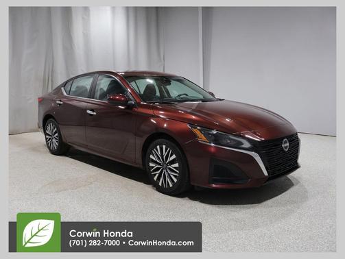 Garnet Pearl Metallic 2023 Nissan Altima 2.5 SV