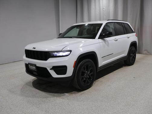 Bright White Clearcoat 2024 Jeep Grand Cherokee Altitude
