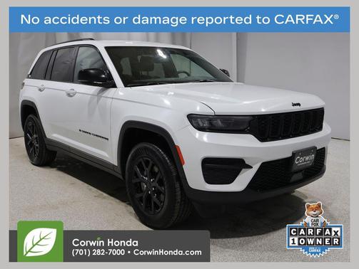 Bright White Clearcoat 2024 Jeep Grand Cherokee Altitude