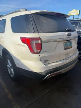 White Platinum Metallic Tri-Coat 2017 Ford Explorer XLT