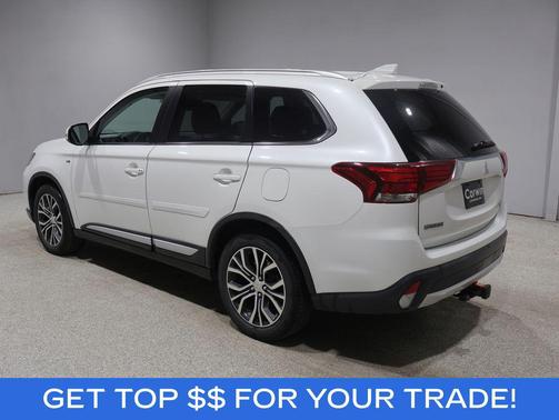 Diamond White Pearl 2018 Mitsubishi Outlander GT