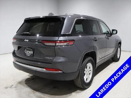 2022 Jeep Grand Cherokee Laredo