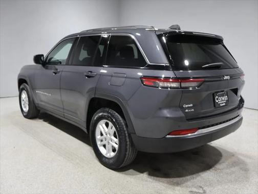 2022 Jeep Grand Cherokee Laredo