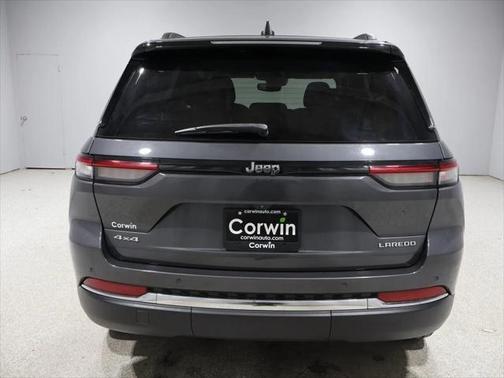 2022 Jeep Grand Cherokee Laredo