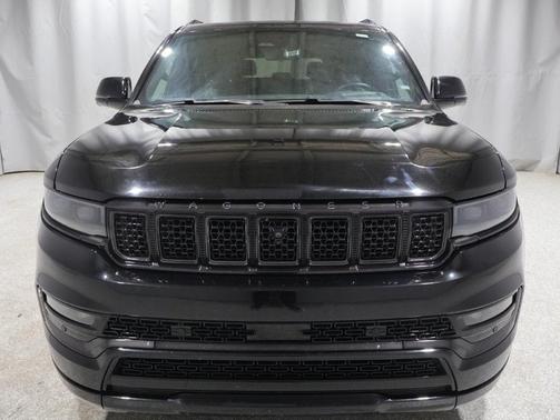 Diamond Black Crystal Pearlcoat 2024 Jeep Grand Wagoneer L Series II 4x4