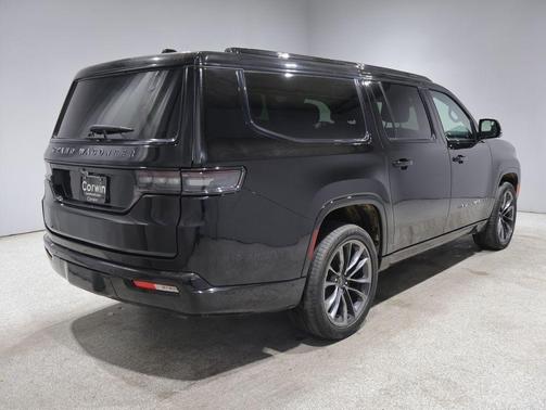 Diamond Black Crystal Pearlcoat 2024 Jeep Grand Wagoneer L Series II 4x4