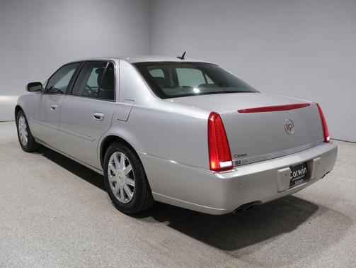 Light Platinum 2008 Cadillac DTS Base