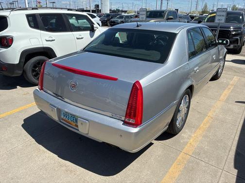 Light Platinum 2008 Cadillac DTS Base