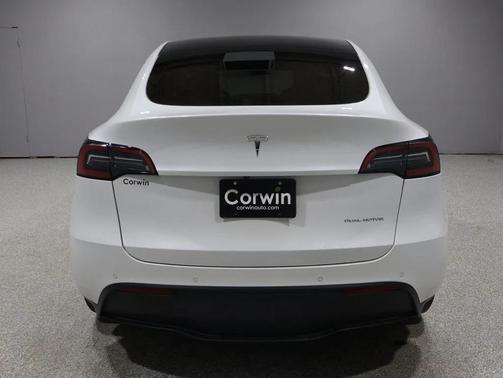 2022 Tesla Model Y Long Range Dual Motor All-Wheel Drive