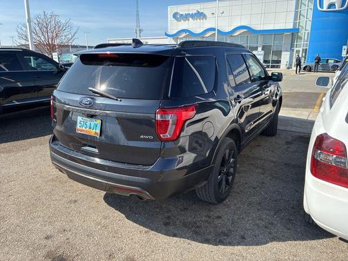 Smoked Quartz Tinted 2017 Ford Explorer XLT