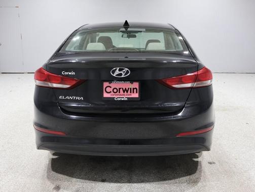 2017 Hyundai ELANTRA SE