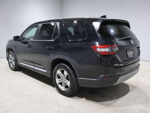 2023 Honda Pilot AWD EX-L 8 Passenger