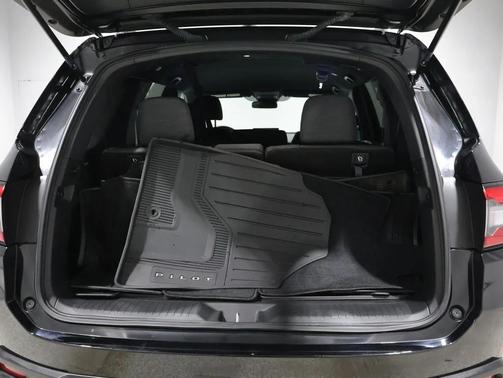 2023 Honda Pilot 2WD Sport