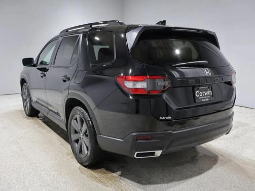 2023 Honda Pilot 2WD Sport