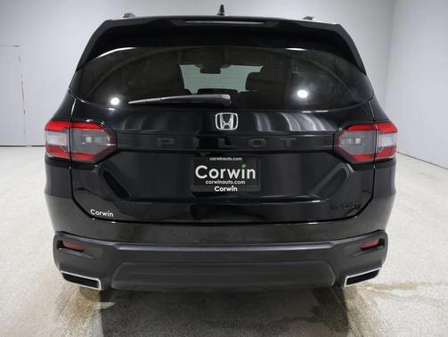 2023 Honda Pilot 2WD Sport