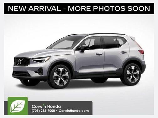 Gray 2024 Volvo XC40 B5 Plus Dark Theme