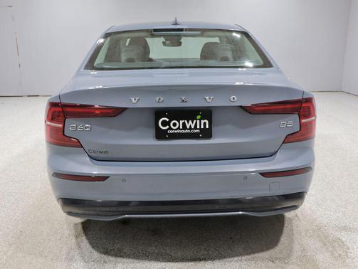 Thunder Grey Metallic 2024 Volvo S60 B5 Plus Dark Theme