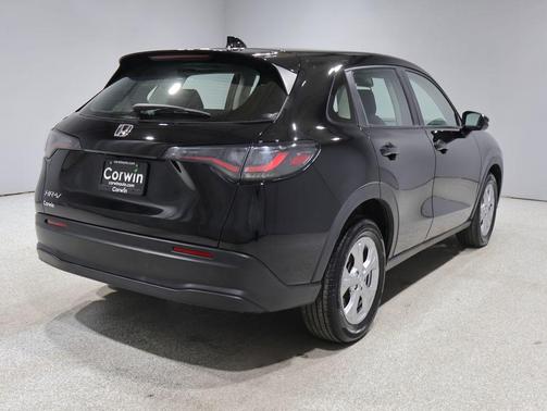 Crystal Black Pearl 2023 Honda HR-V LX