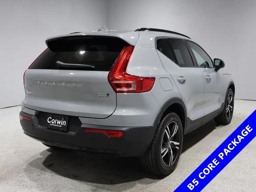 2024 Volvo XC40 B5 Core