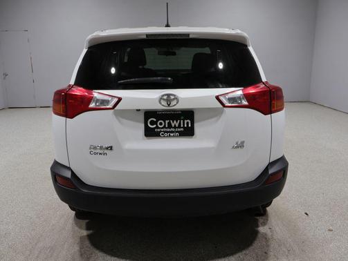Super White 2014 Toyota RAV4 LE