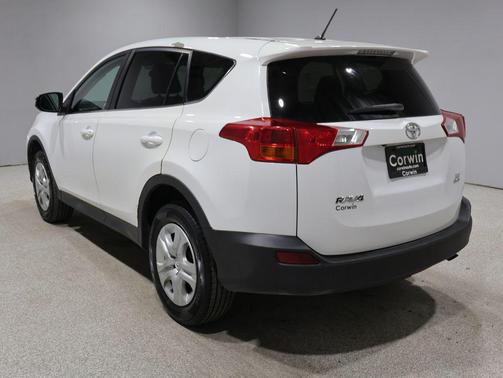 Super White 2014 Toyota RAV4 LE