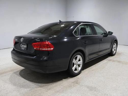 2012 Volkswagen Passat Base
