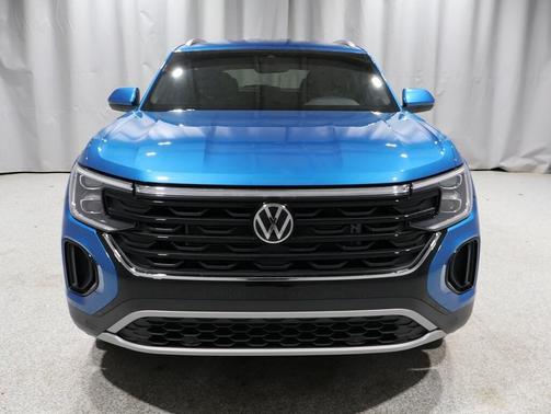 2024 Volkswagen Atlas Cross Sport 2.0T SE w/Technology 4MOTION