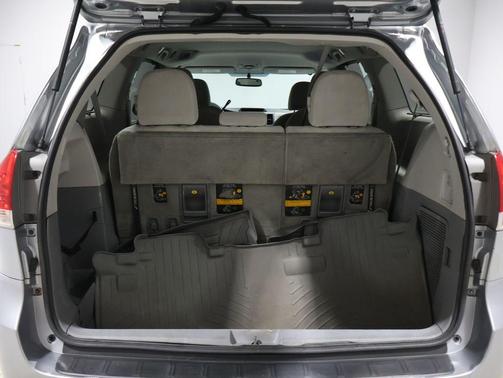 2013 Toyota Sienna LE