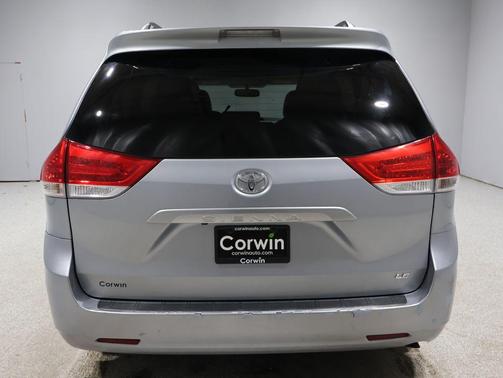 2013 Toyota Sienna LE