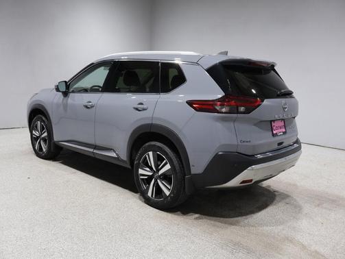 Boulder Gray Pearl 2023 Nissan Rogue Platinum