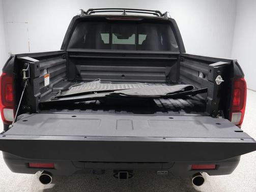 Crystal Black Pearl 2024 Honda Ridgeline RTL