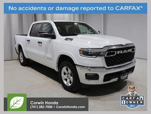 Bright White Clearcoat 2025 RAM 1500 Big Horn/Lone Star