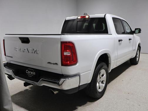 Bright White Clearcoat 2025 RAM 1500 Big Horn/Lone Star