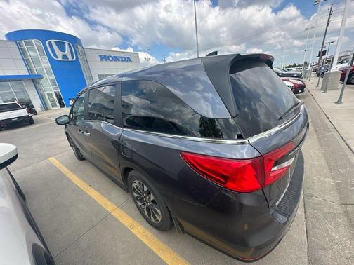 Modern Steel Metallic 2024 Honda Odyssey EX-L